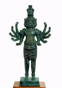 Shiva avec de nombreux bras et têtes, Angkor (bronze)